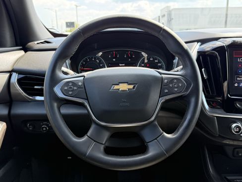 Used 2023 Chevrolet Traverse LT AWD/4WD image 17