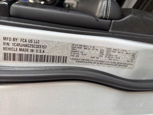 Used 2025 Jeep Grand Cherokee Altitude image 68