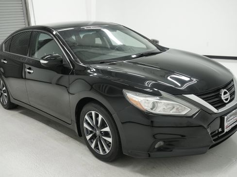 Used 2016 Nissan Altima 2.5 SL FWD image 3