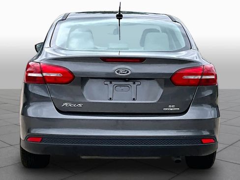 Used 2015 Ford Focus SE image 5