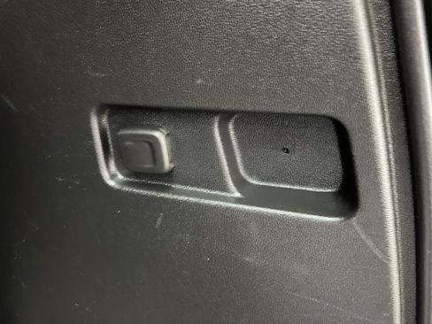 Certified 2023 GMC Acadia SLE w/ Driver Convenience Package image 34