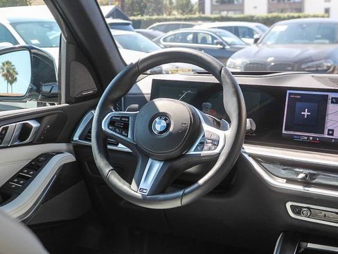 Used 2025 BMW X5 sDrive40i w/ M Sport Package RWD image 13
