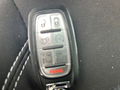 Certified 2022 Chrysler Voyager LX FWD image 34