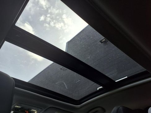 Used 2022 Chevrolet Malibu LT w/ Leather Package image 8