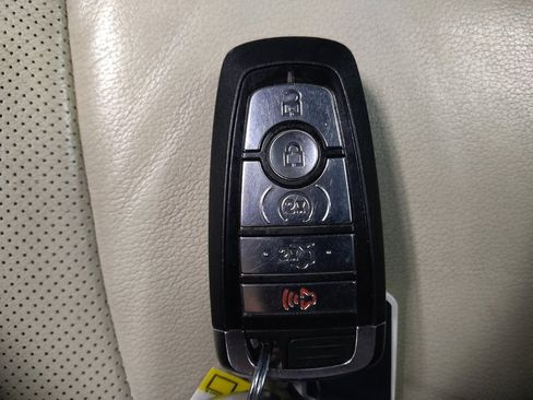 Used 2017 Ford Edge Titanium w/ Equipment Group 302A FWD image 32