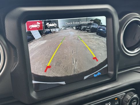 Used 2023 Jeep Wrangler Unlimited Rubicon 4xe w/ Safety Group AWD/4WD image 18