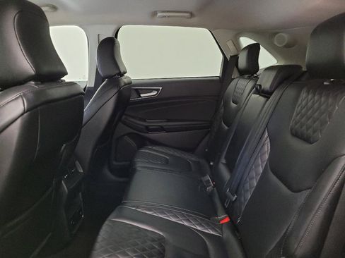 Used 2024 Ford Edge Titanium image 18
