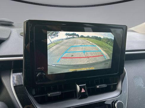 Used 2025 Toyota Corolla LE FWD image 22