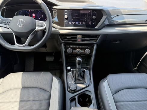 Certified 2022 Volkswagen Taos SEL AWD/4WD image 12
