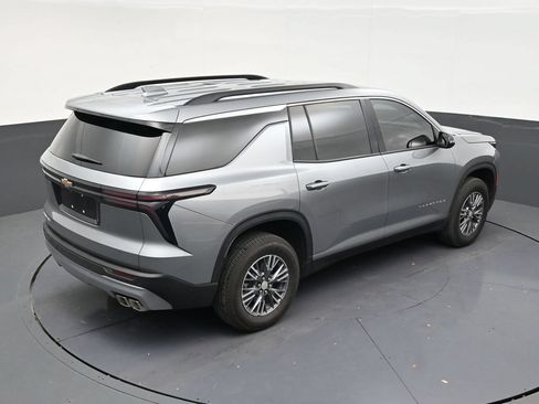 Used 2026 Chevrolet Traverse LT FWD image 14