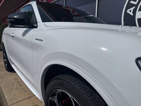 Used 2023 Alfa Romeo Stelvio Veloce AWD/4WD image 2