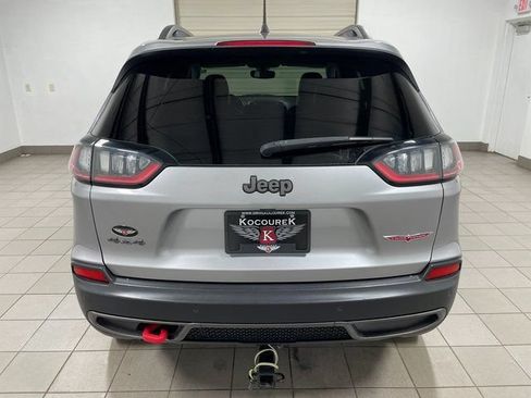 Used 2019 Jeep Cherokee Trailhawk AWD/4WD image 5