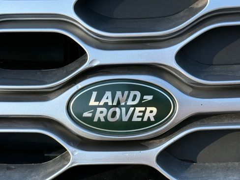 Used 2025 Land Rover Discovery S image 20
