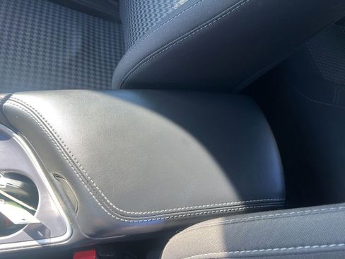Used 2020 Dodge Challenger SXT RWD image 37