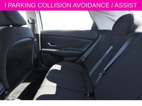 Used 2021 Hyundai Elantra SEL image 12