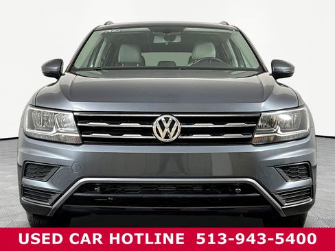 Used 2020 Volkswagen Tiguan SE w/ Panoramic Sunroof Package AWD/4WD image 2