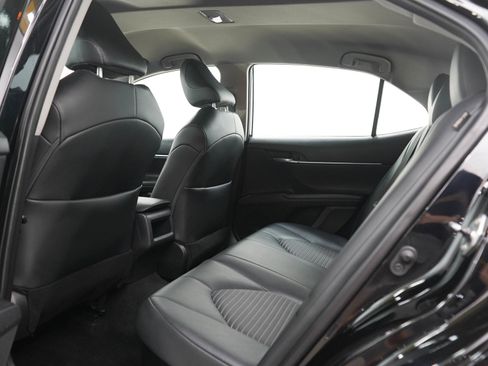 Used 2022 Toyota Camry SE FWD image 16
