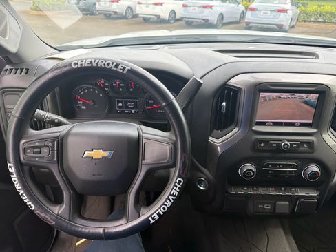 Used 2022 Chevrolet Silverado 1500 Custom image 8