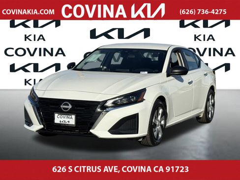 Used 2025 Nissan Altima 2.5 S image 4