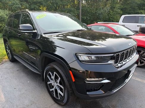 Used 2024 Jeep Grand Cherokee Limited w/ MOPAR Finishing Package AWD/4WD image 3