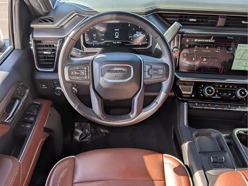 Used 2024 GMC Sierra 3500 Denali Ultimate AWD/4WD image 11