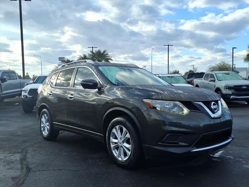 Used 2014 Nissan Rogue SV w/ SV Premium Package image 8