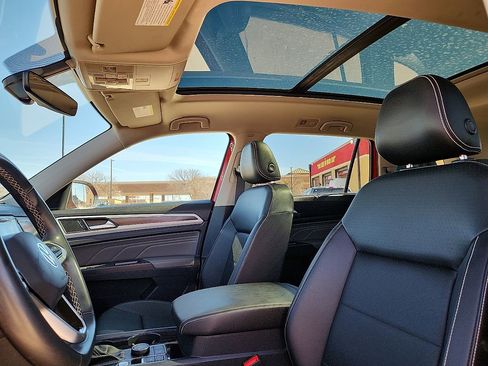 Used 2023 Volkswagen Atlas SE image 12