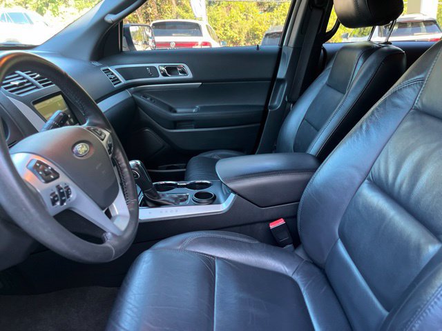 Used 2015 Ford Explorer XLT w/ Equipment Group 202A FWD image 9