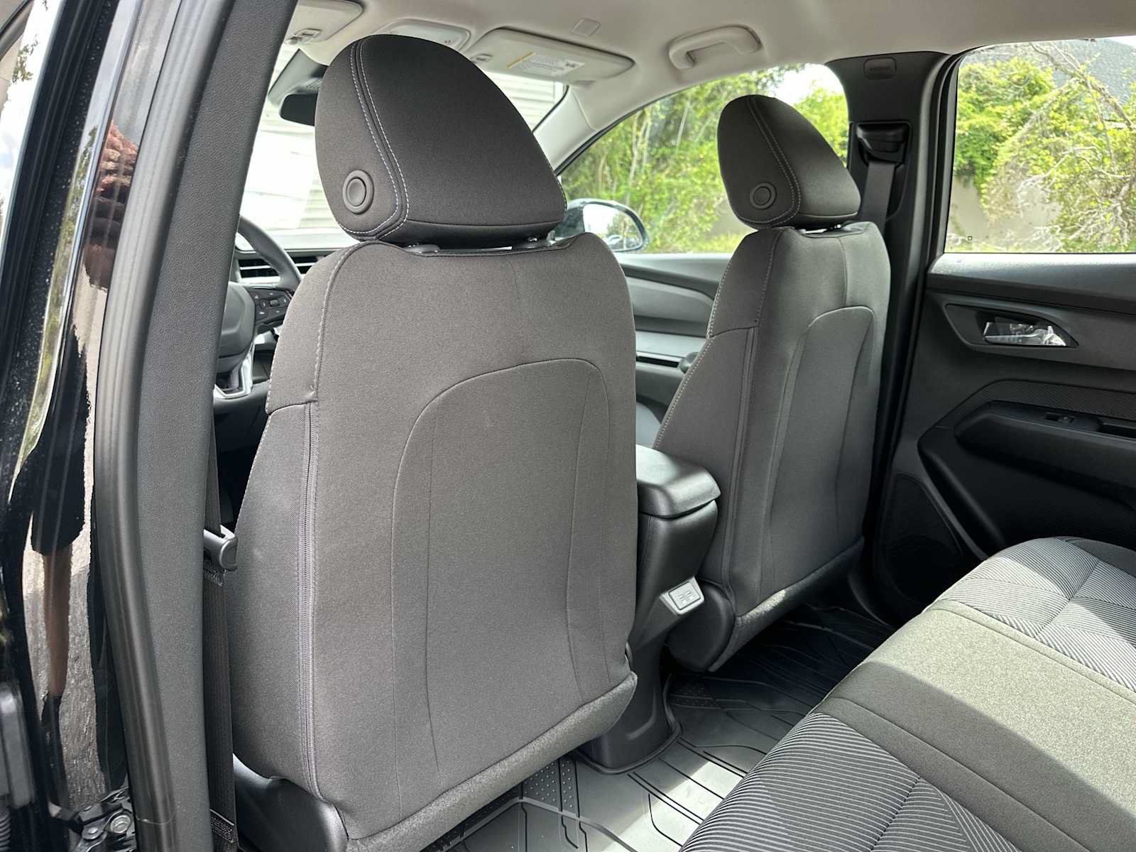 New 2027 Chevrolet Bolt LT w/ Comfort Package FWD image 16