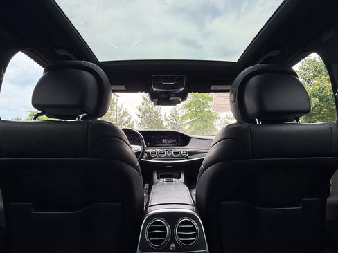 Used 2020 Mercedes-Benz S 560 Sedan image 34