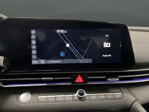 Used 2024 Hyundai Elantra Limited image 10