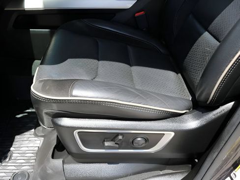 Used 2022 RAM 1500 Laramie w/ Laramie Southwest Edition AWD/4WD image 15