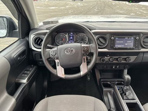 Certified 2019 Toyota Tacoma SR5 image 22
