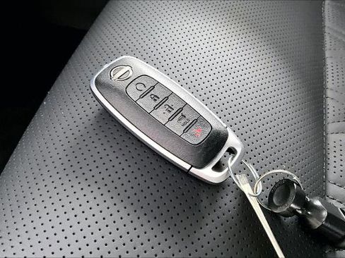 Certified 2025 Nissan Rogue Platinum w/ Platinum Premium Package image 14