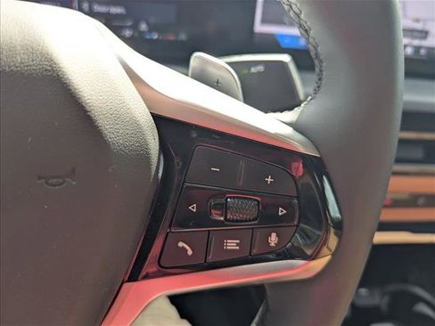 Certified 2025 BMW 330i Sedan w/ M Sport Package image 10