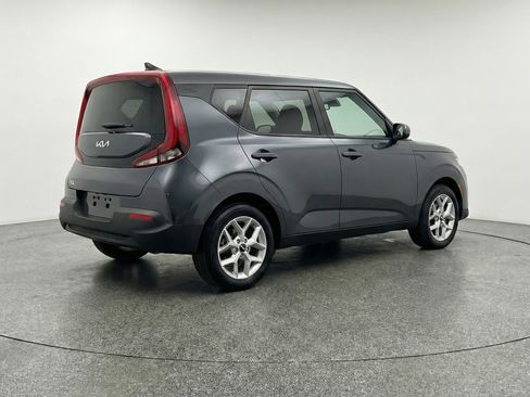 Used 2025 Kia Soul LX w/ LX Technology Package image 9