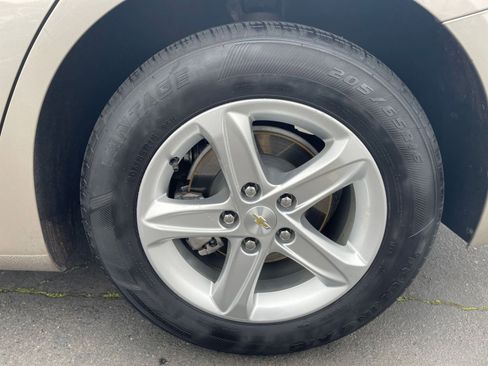 Used 2023 Chevrolet Malibu LT image 24