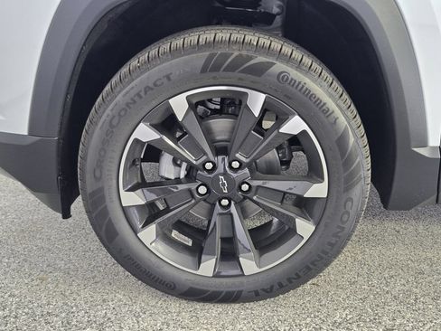 New 2026 Chevrolet Equinox RS w/ Convenience Package III FWD image 13