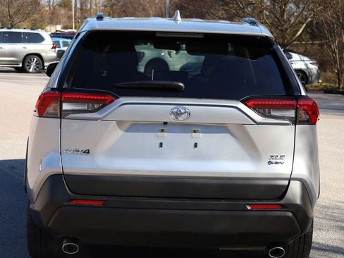 New 2025 Toyota RAV4 XLE image 18