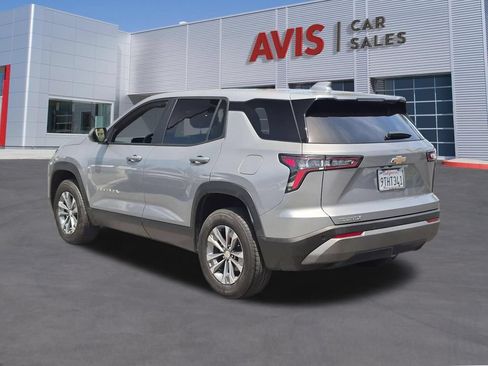 Used 2025 Chevrolet Equinox LT FWD image 9