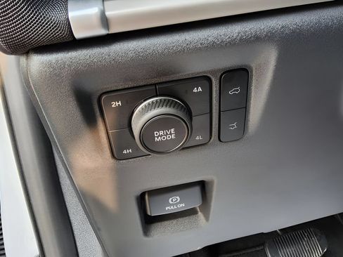 Used 2025 Ford Expedition Active AWD/4WD image 20