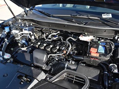 Used 2025 Honda CR-V LX image 9