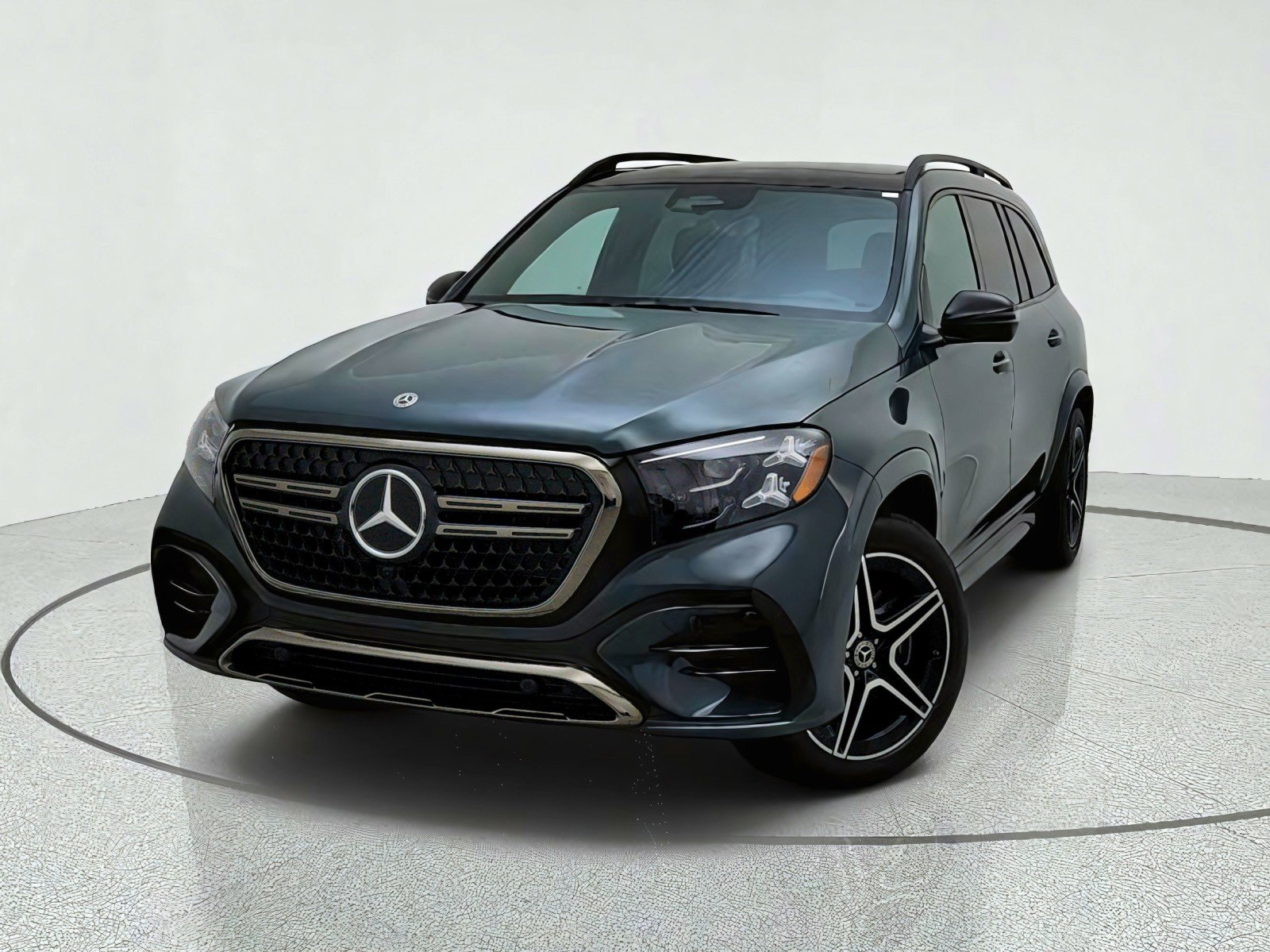 Used 2027 Mercedes-Benz GLS 450 4MATIC image 2
