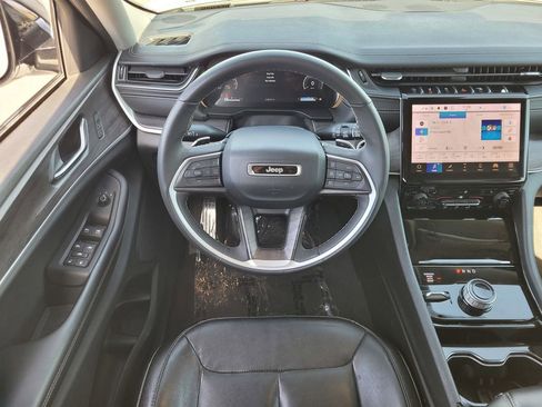 Used 2023 Jeep Grand Cherokee Limited w/ Trailer Tow Prep Group (B) image 9