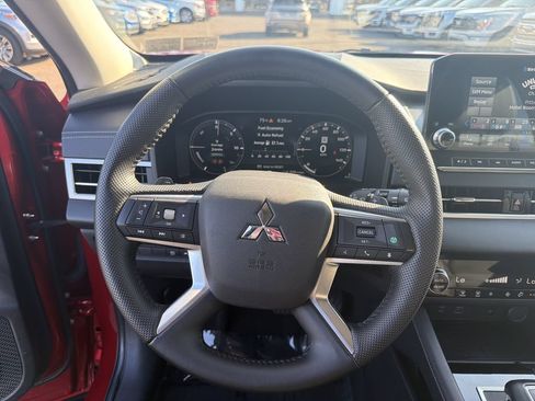 Used 2023 Mitsubishi Outlander SE AWD/4WD image 23