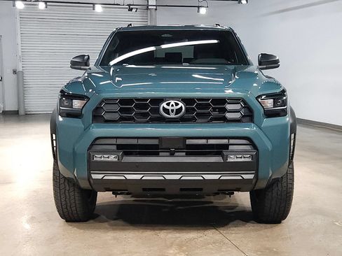 Certified 2025 Toyota 4Runner TRD Off-Road AWD/4WD image 2