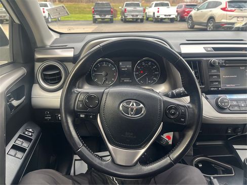 Used 2016 Toyota RAV4 XLE image 17