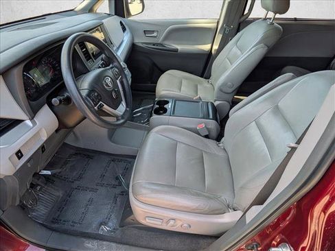 Used 2015 Toyota Sienna LE FWD image 16