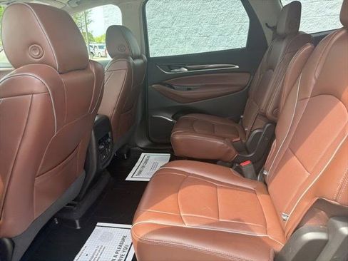 Used 2018 Buick Enclave Avenir w/ Avenir Technology Package AWD/4WD image 13