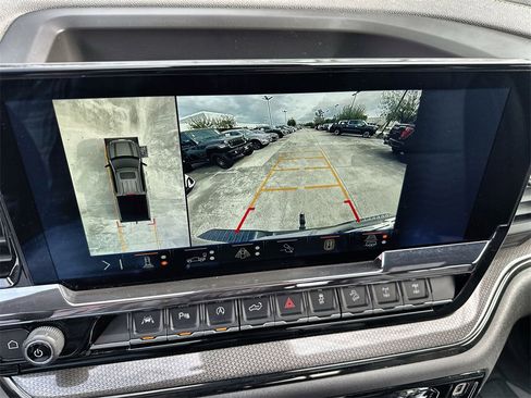 Used 2024 Chevrolet Silverado 1500 ZR2 w/ Technology Package image 29